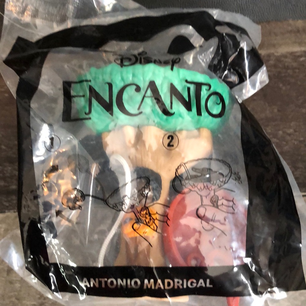 NIB McDonald’s Disney encanto . Antonio